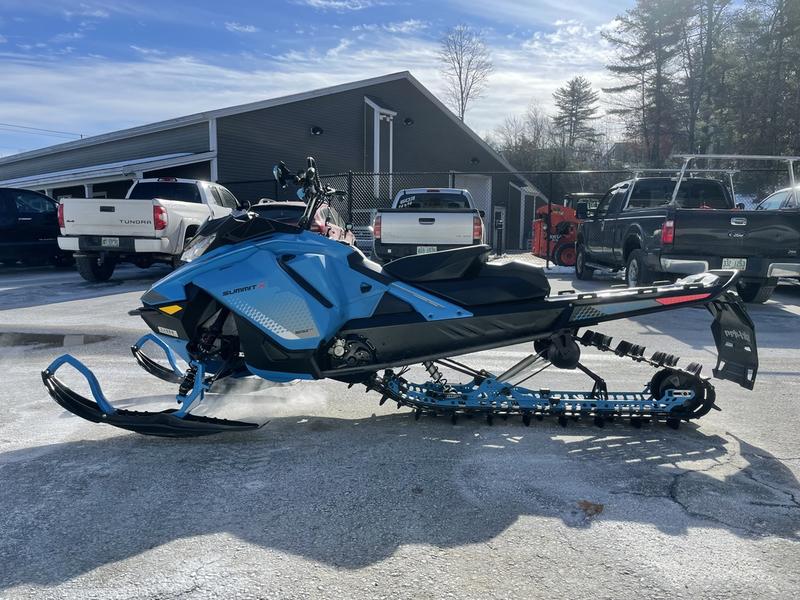 2019 Ski-Doo Summit® X® 850 E-TEC 154 PowderMax Light 2.5 S_LEV Blue